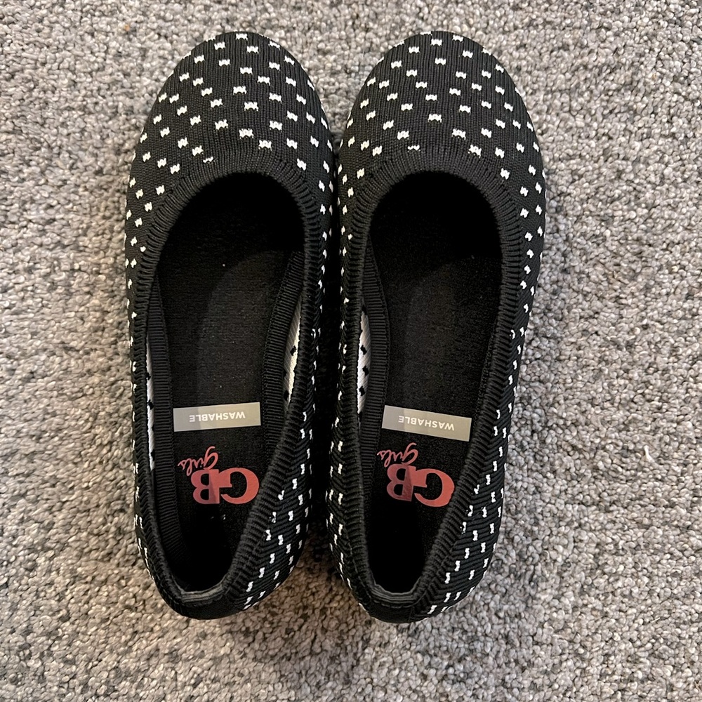 Gianni Bini girls flats, EUC, Toddler 12M. Black and White polka dots